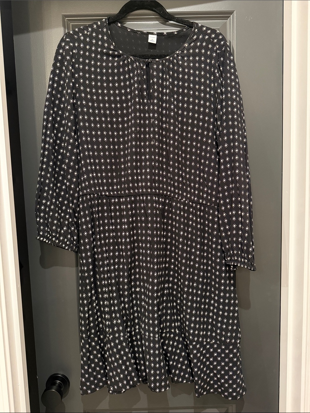 Old Navy Black Patterned Long Sleeve Dress